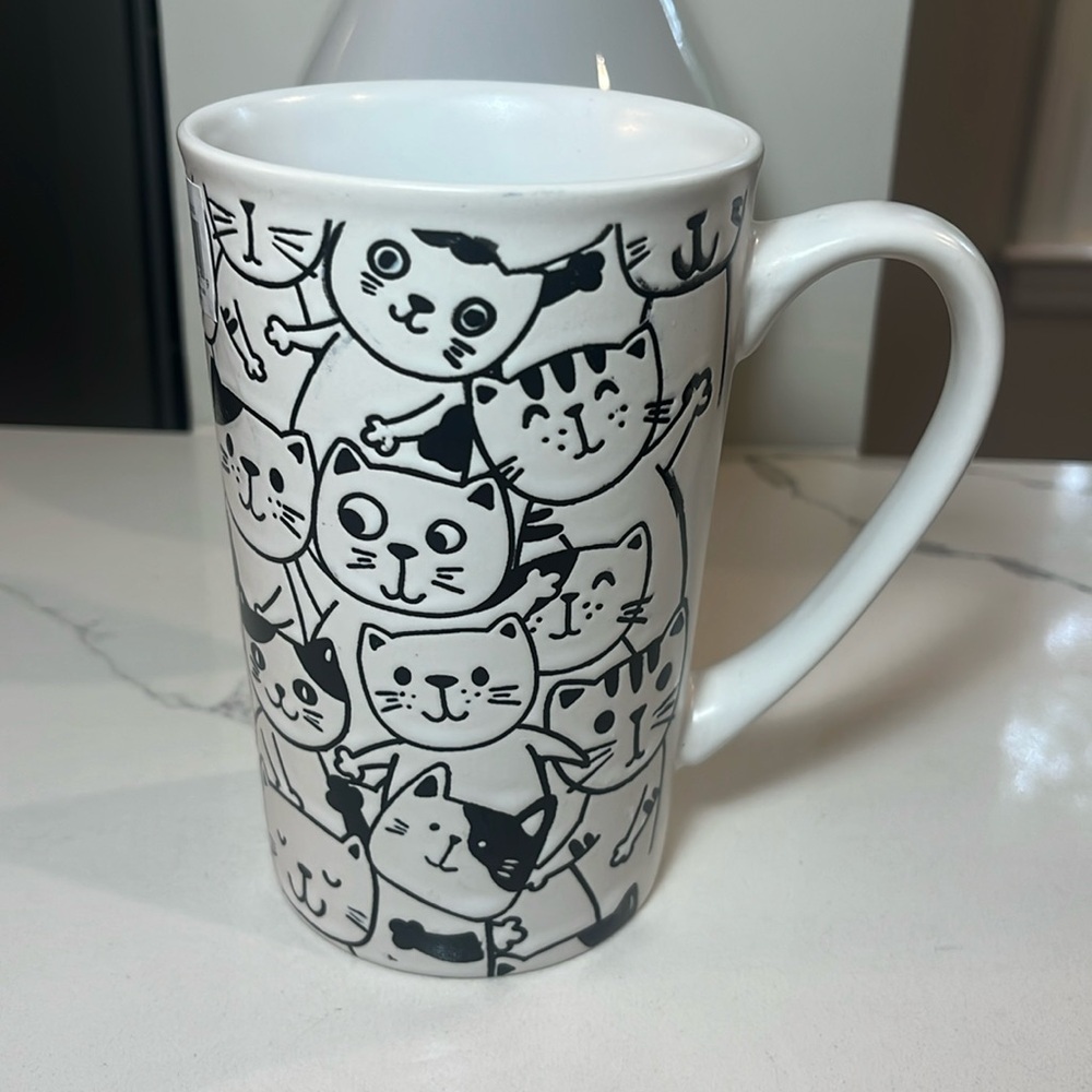 Spectrum Designz TALL Cat Mug Black & Cream NWT